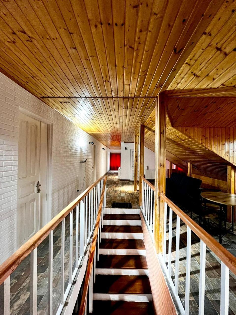 Nino & Irodi'S Guest House Kutaisi Exterior photo