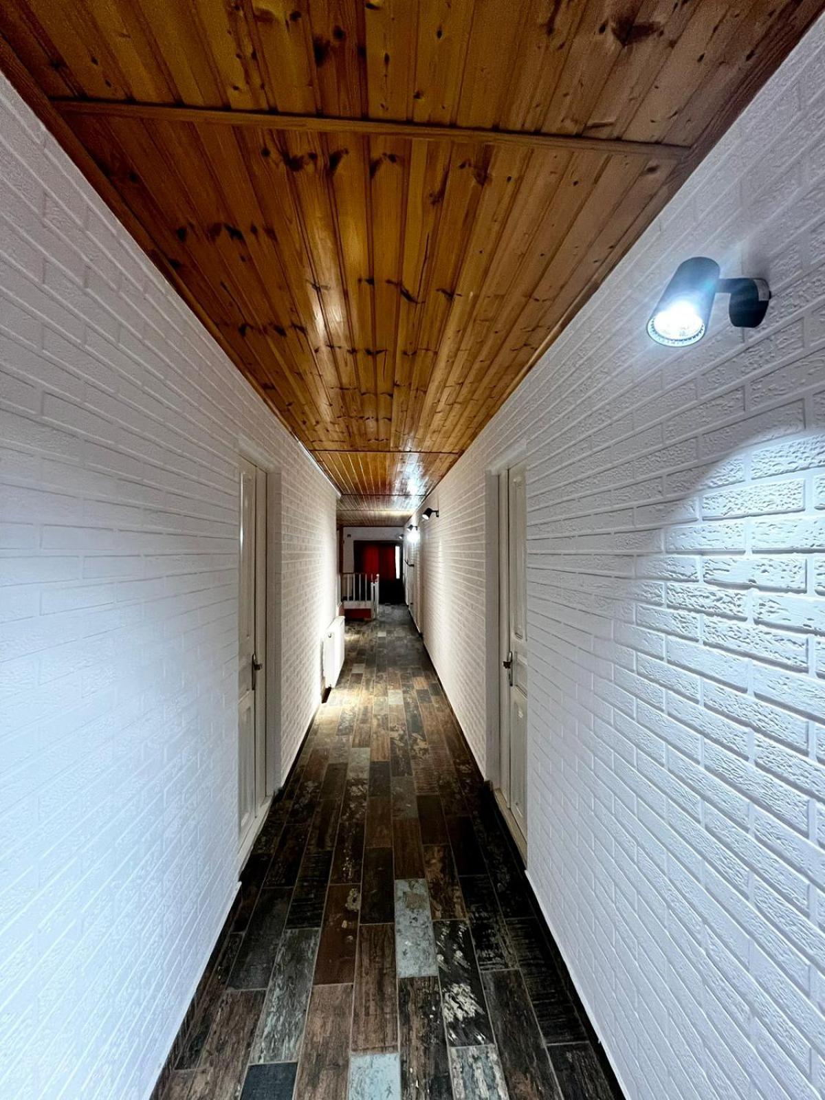Nino & Irodi'S Guest House Kutaisi Exterior photo