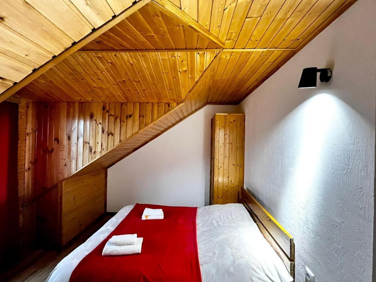 Nino & Irodi'S Guest House Kutaisi Exterior photo