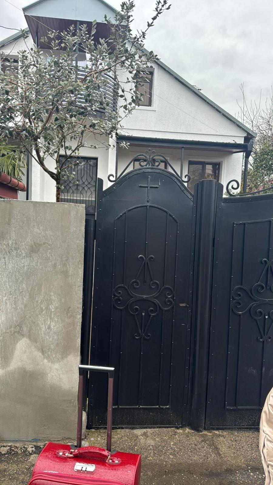 Nino & Irodi'S Guest House Kutaisi Exterior photo
